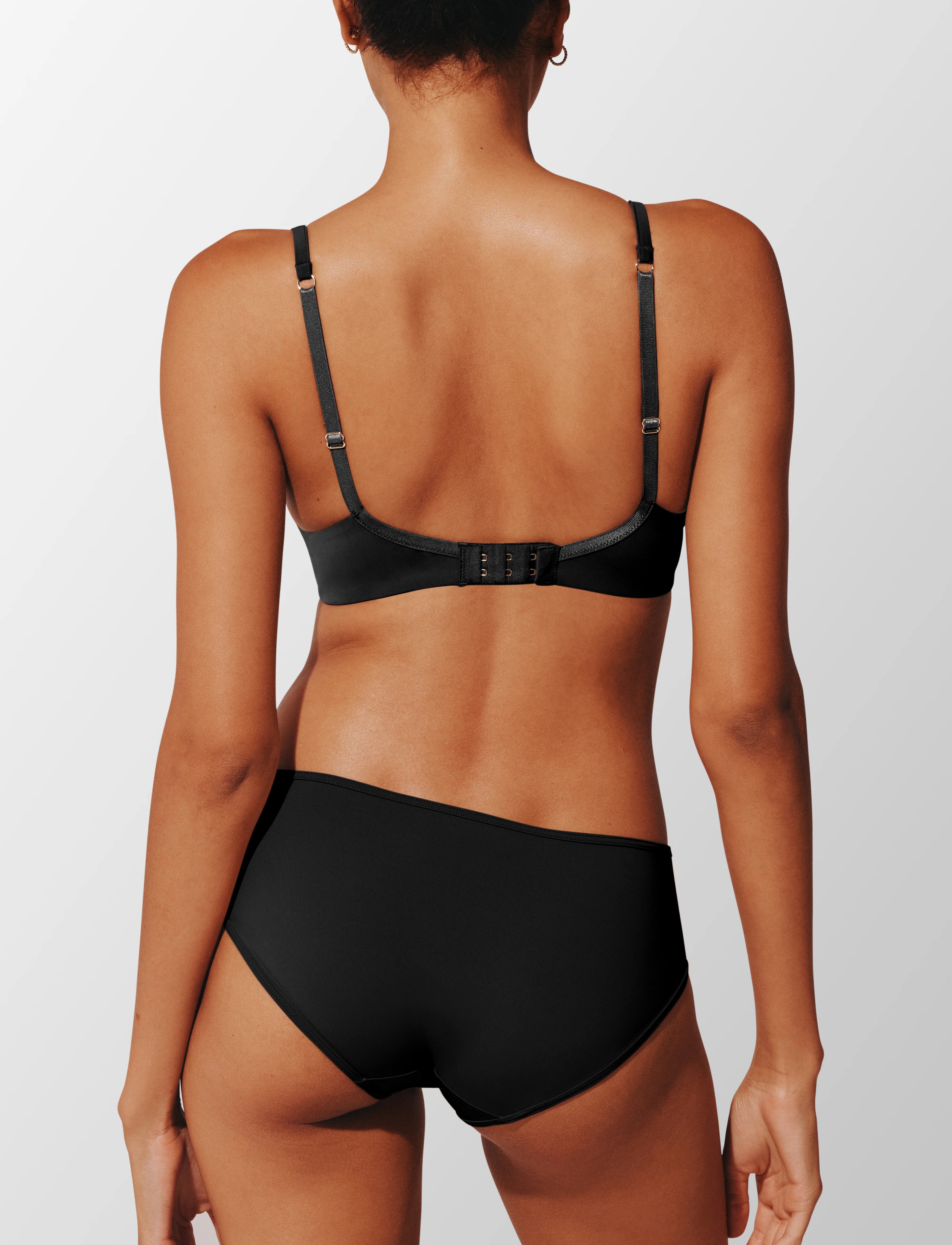 24/7® Classic Uplift Plunge Bra - Image 3