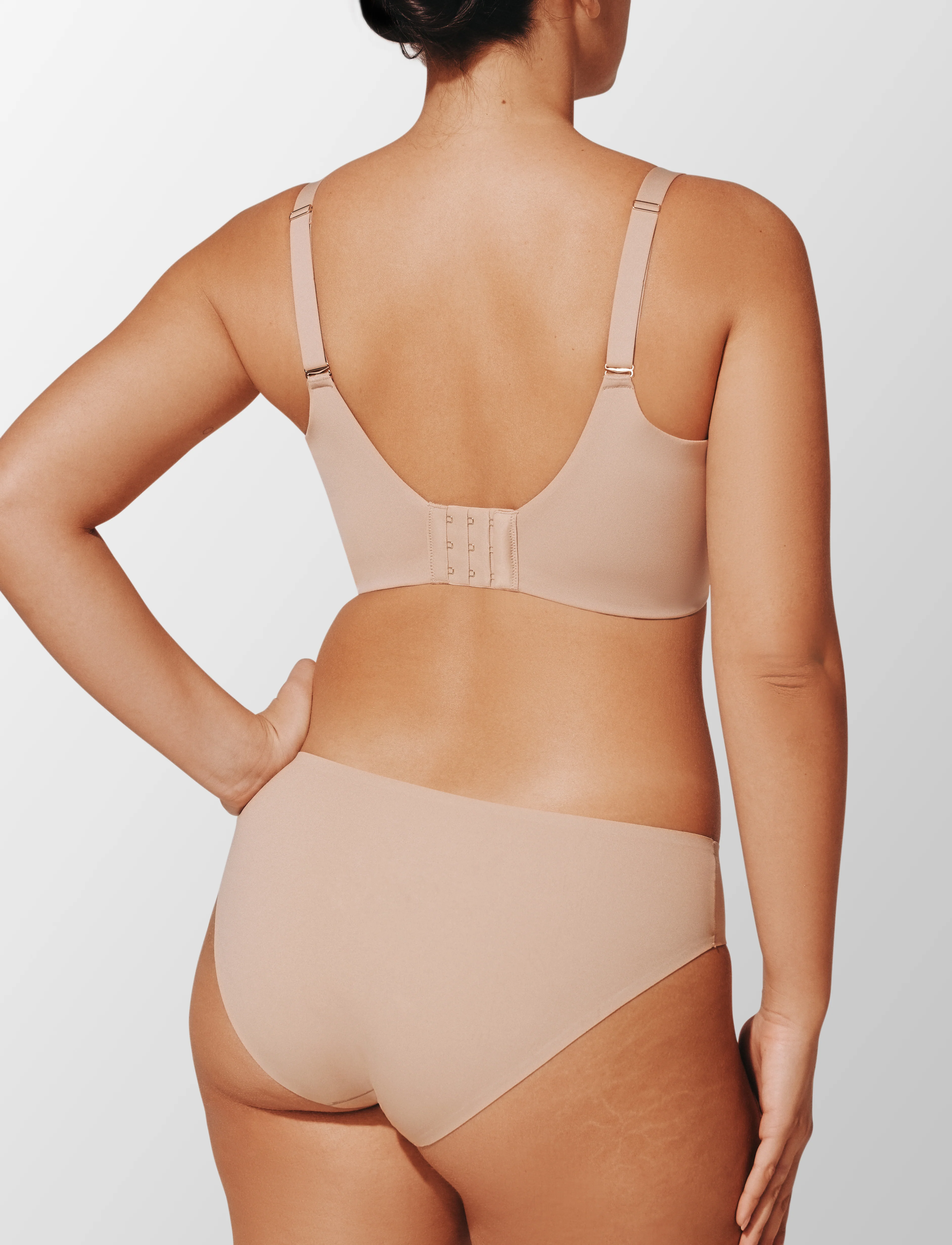 ComfortStretch Smoothing Full Coverage Bra - Image 4