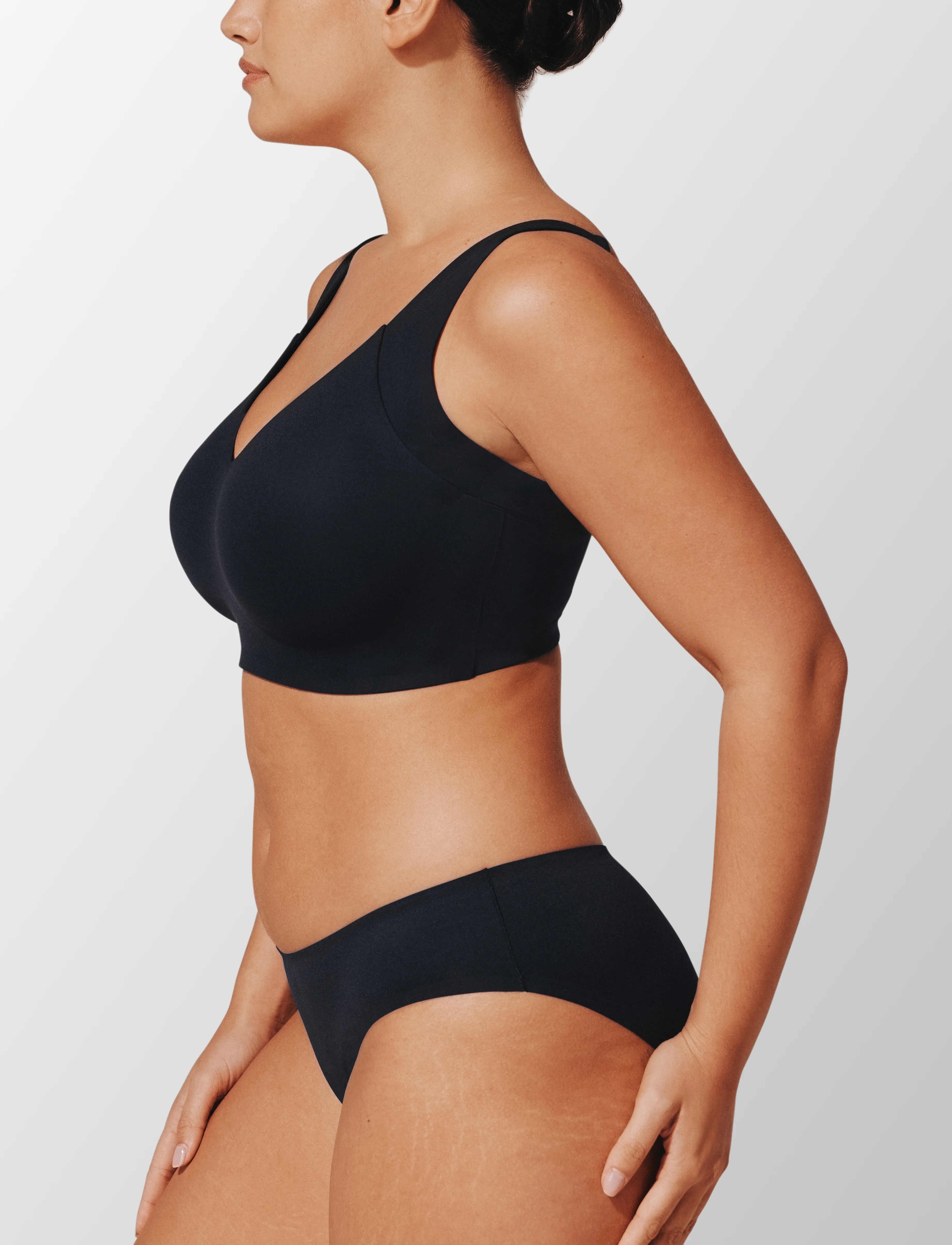 ComfortStretch Smoothing Wireless Bra - Image 3