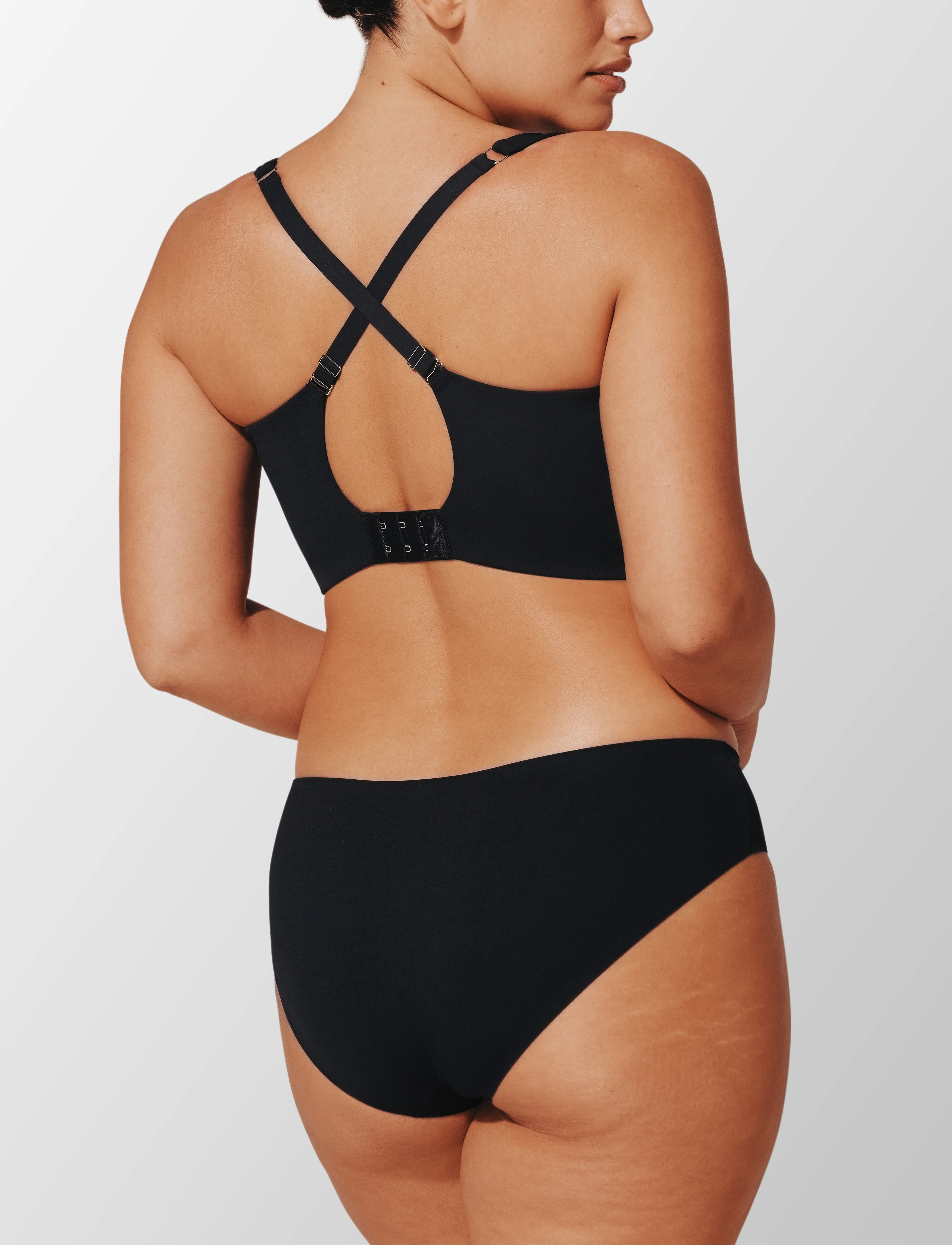 ComfortStretch Smoothing Wireless Bra - Image 4