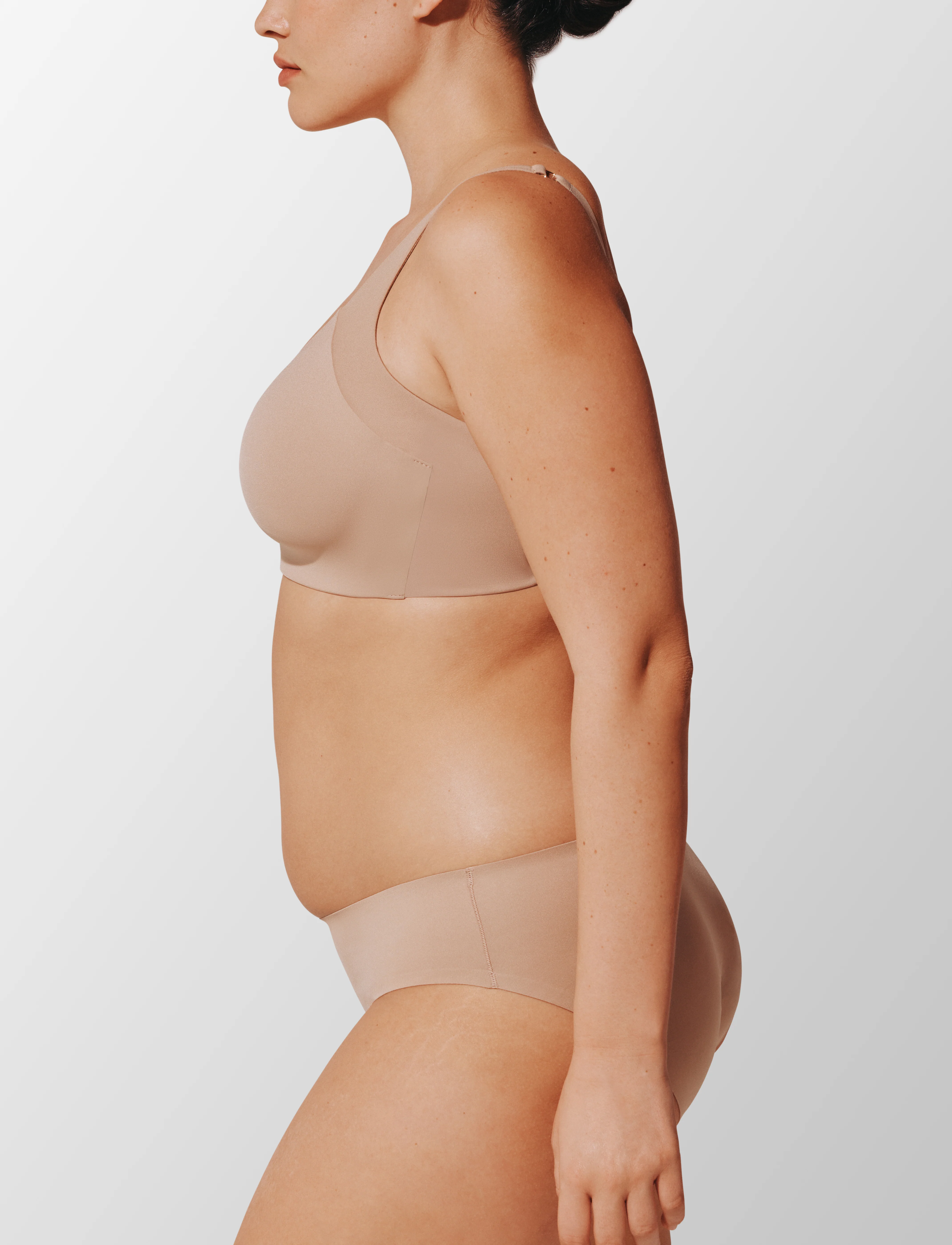 ComfortStretch Smoothing Wireless Bra - Image 3