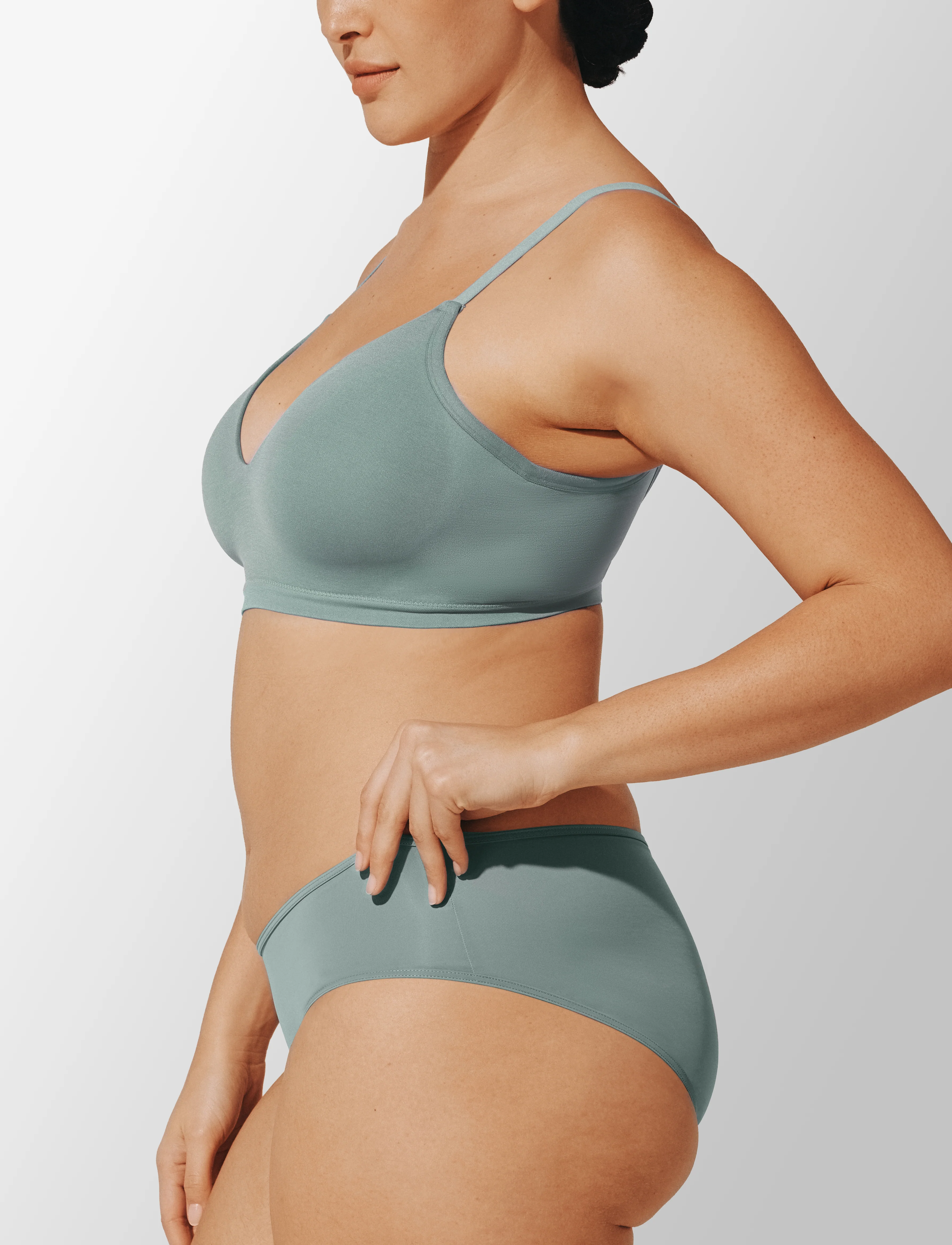 Form 360™ Lifting Wireless Bra - Image 3