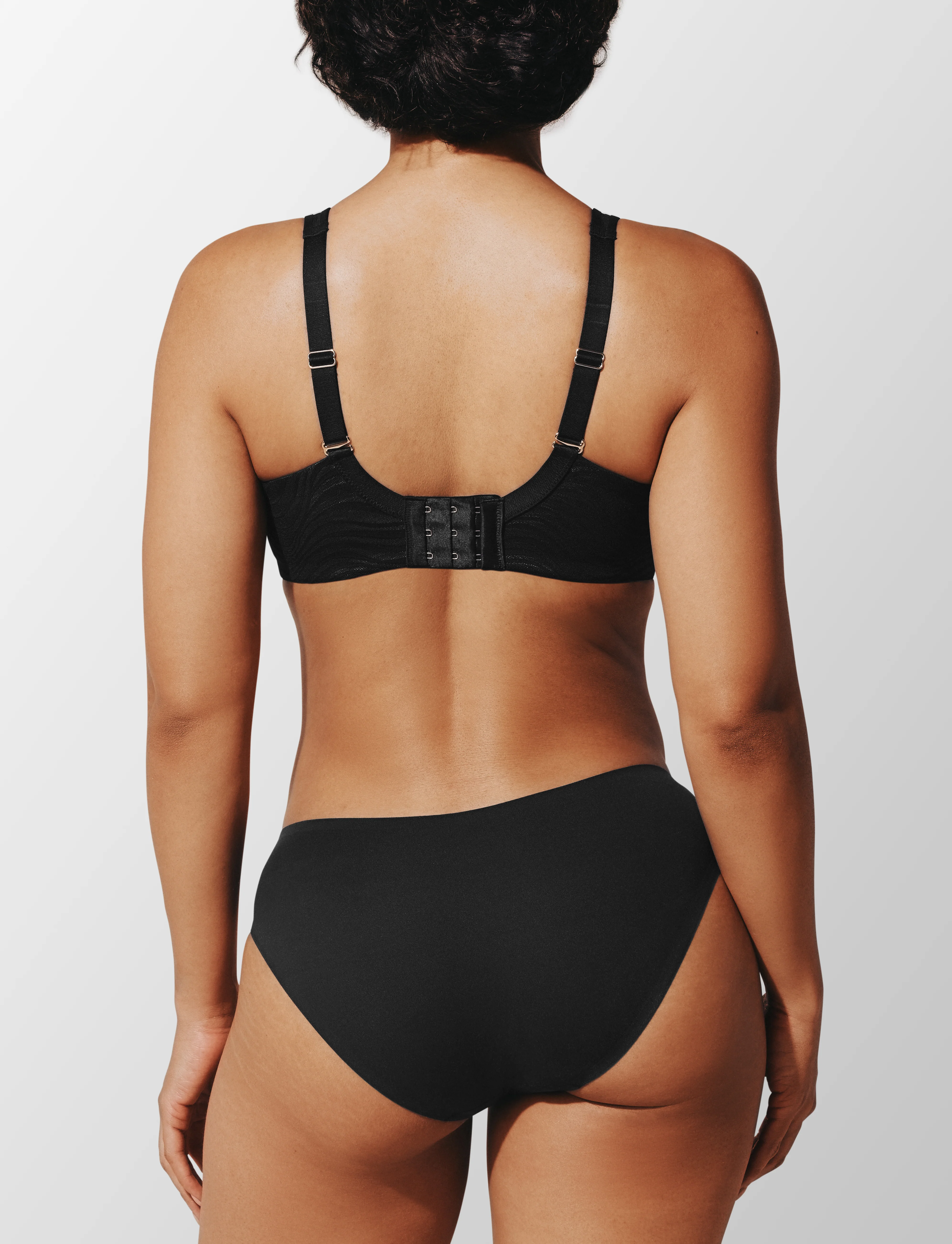 24/7® Classic Unlined Lace Minimizer - Image 4