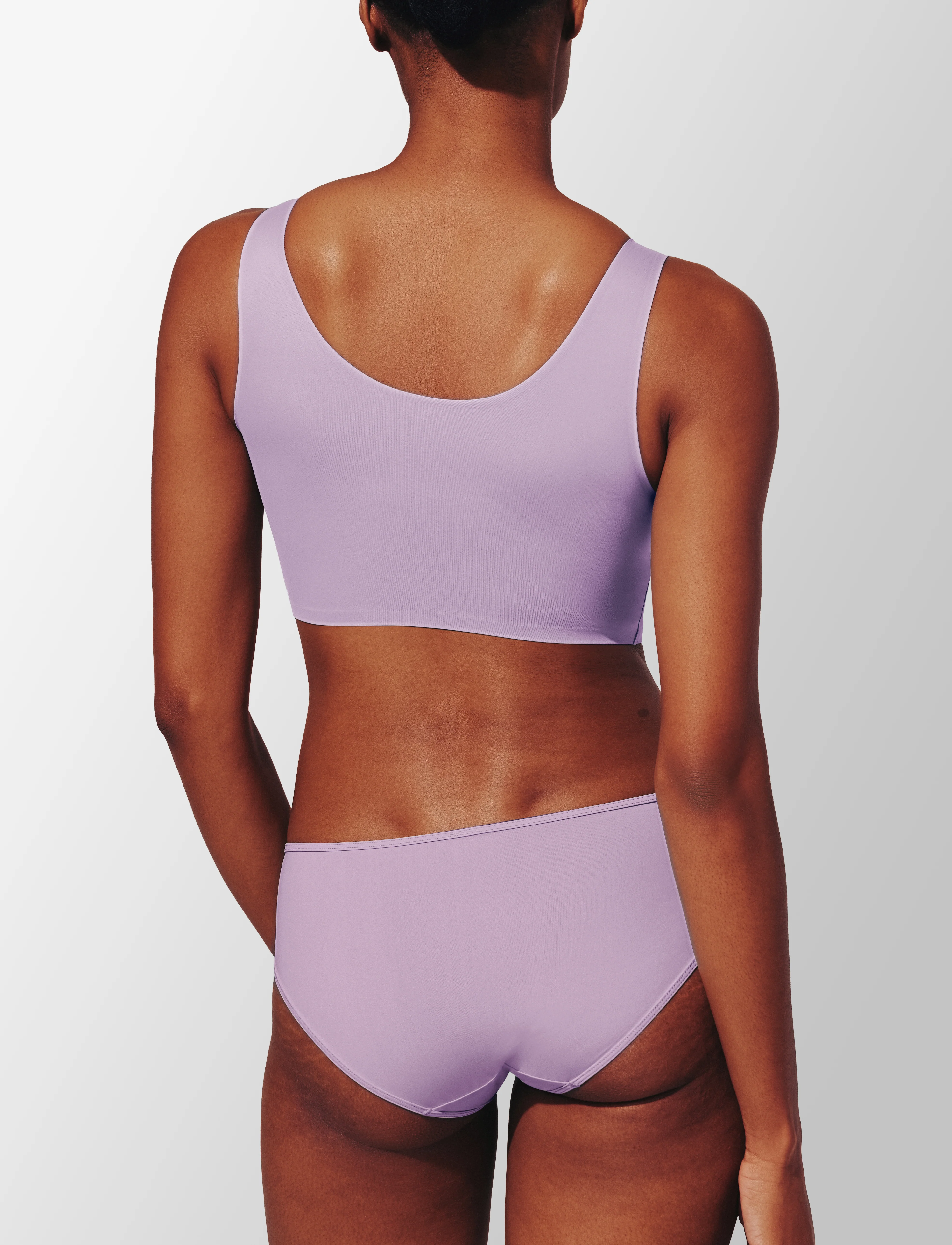 Smoothing Scoop Wireless Bra - Image 4