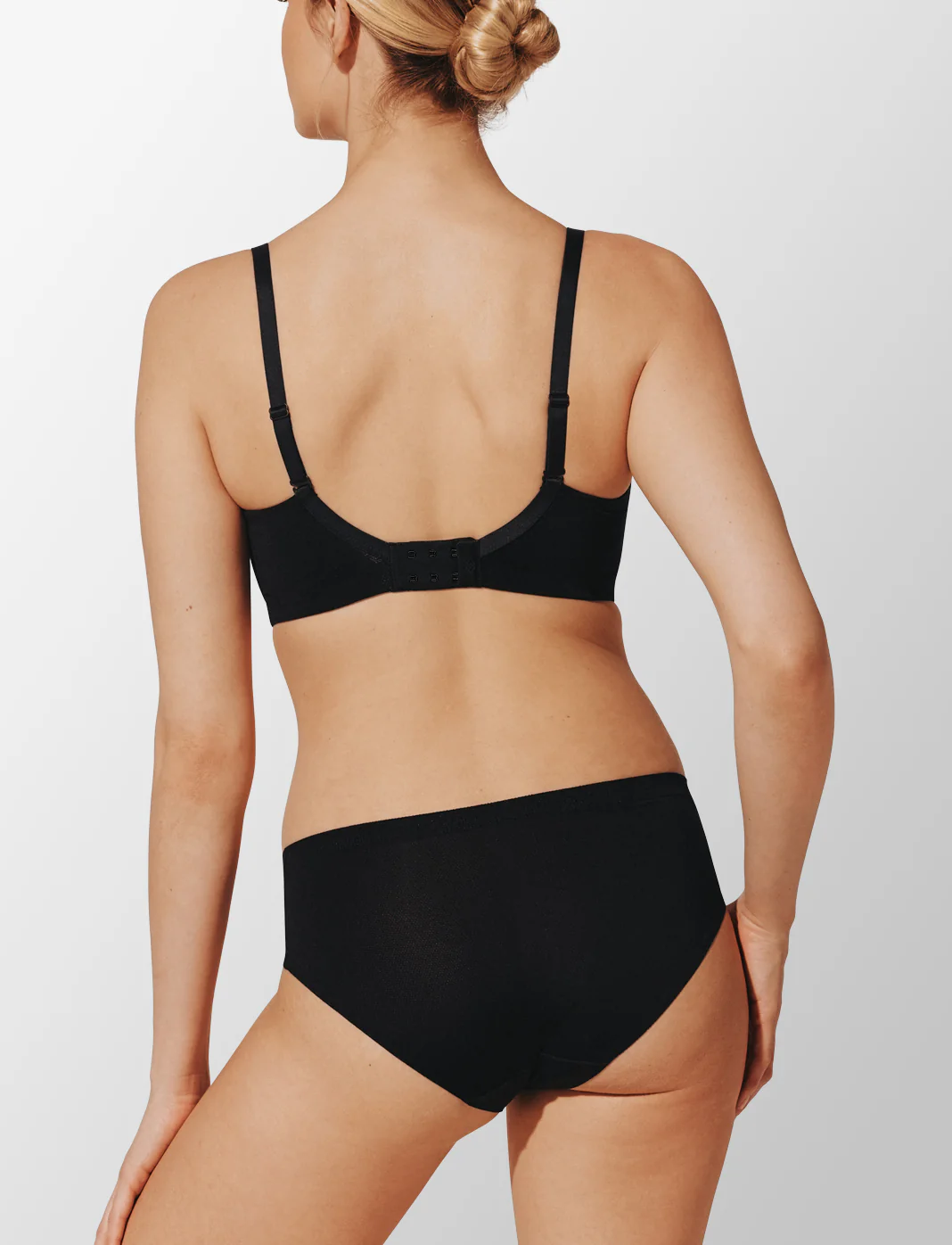 Thermoregulating TempSync™ Wireless Scoop Bra - Image 4