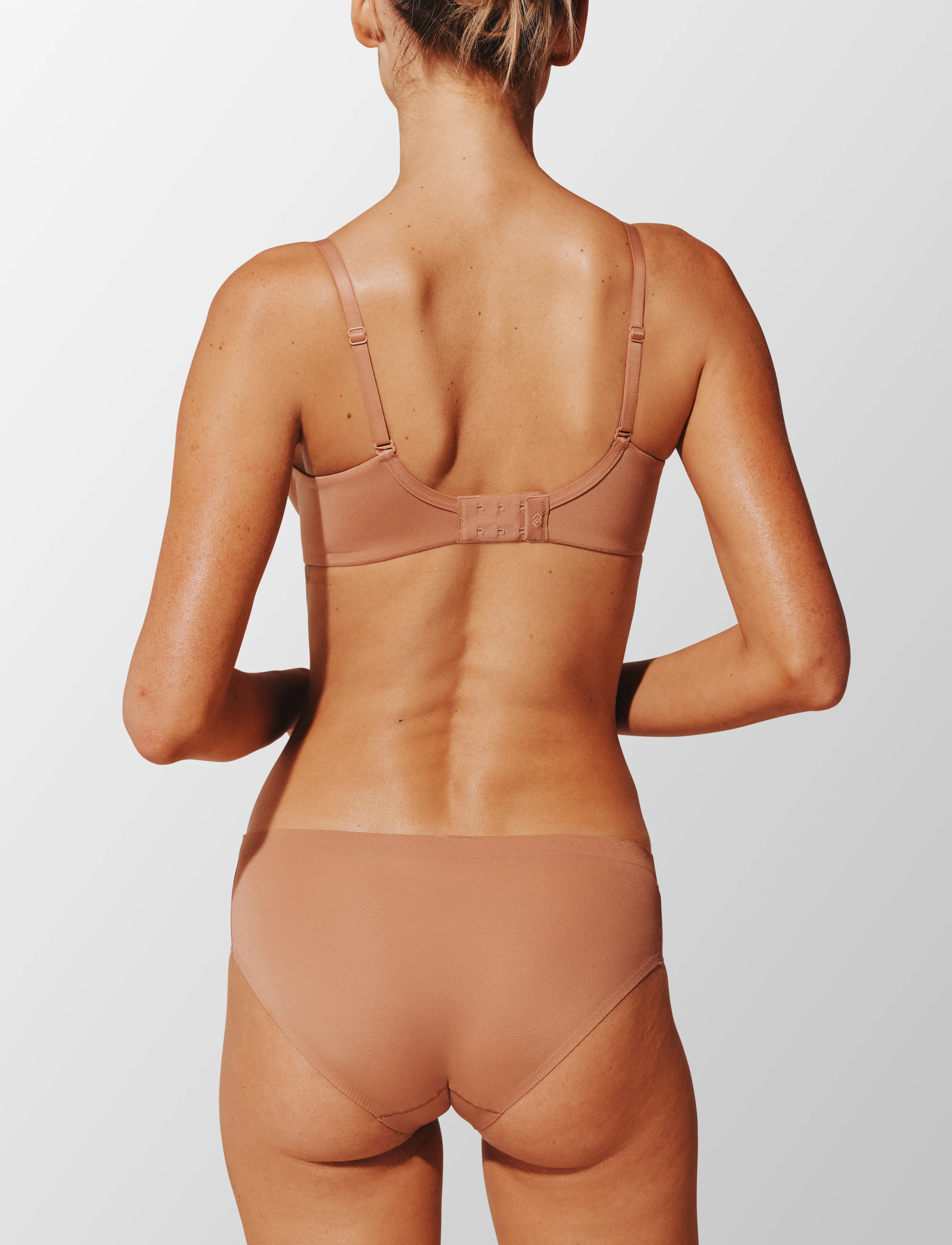 Thermoregulating TempSync™  T-Shirt Bra - Image 4